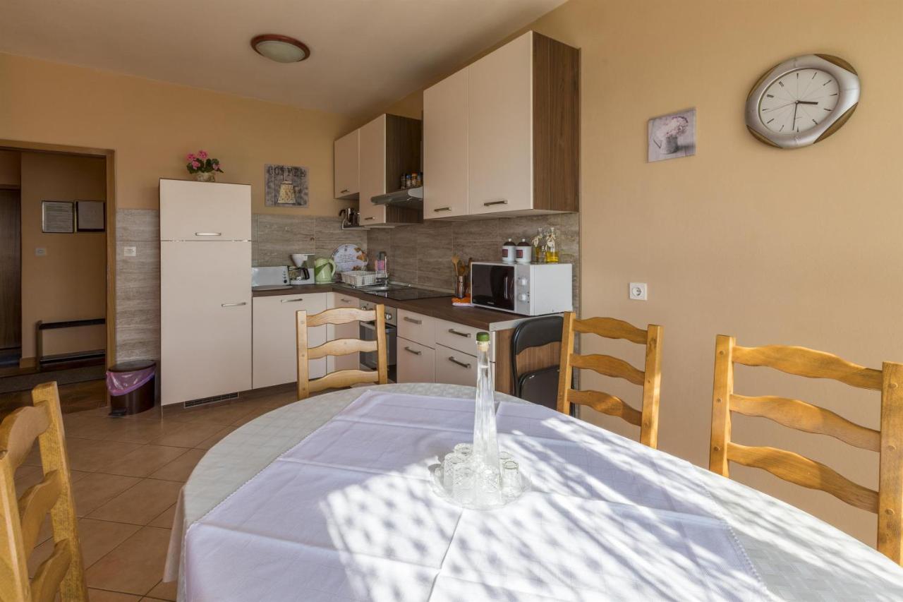 Apartment Dragica